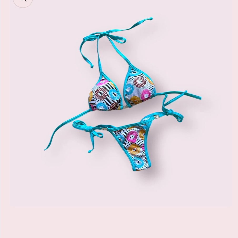 Sparkle Donut competition prep posing suit bikini